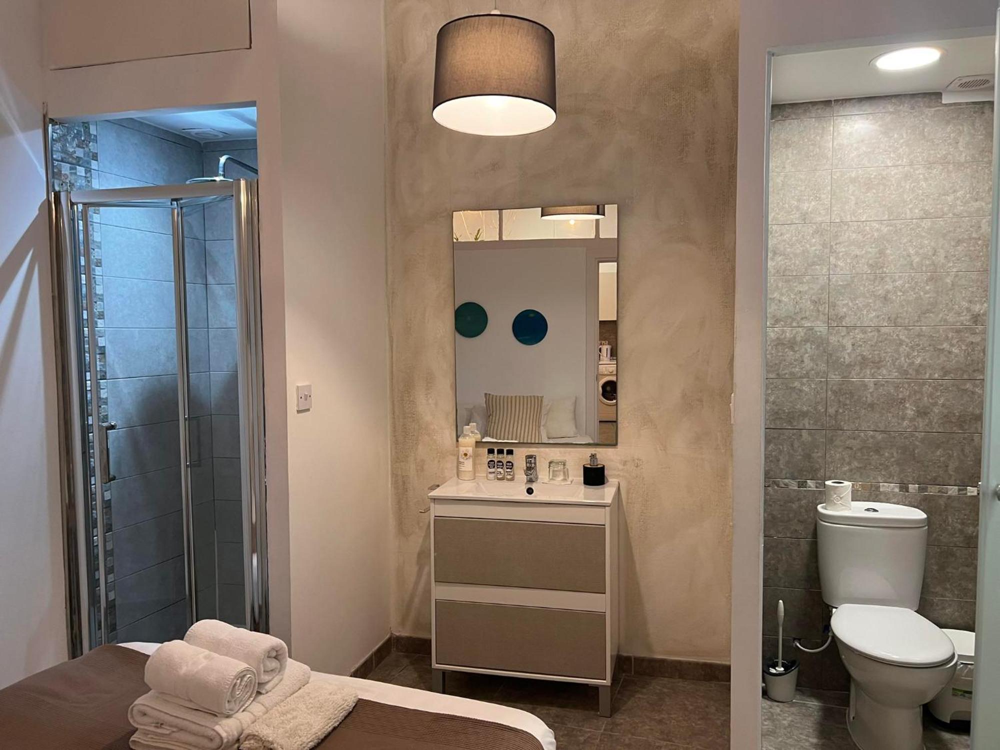 Budget-Friendly 1Br In The City Center Gibraltar Eksteriør bilde